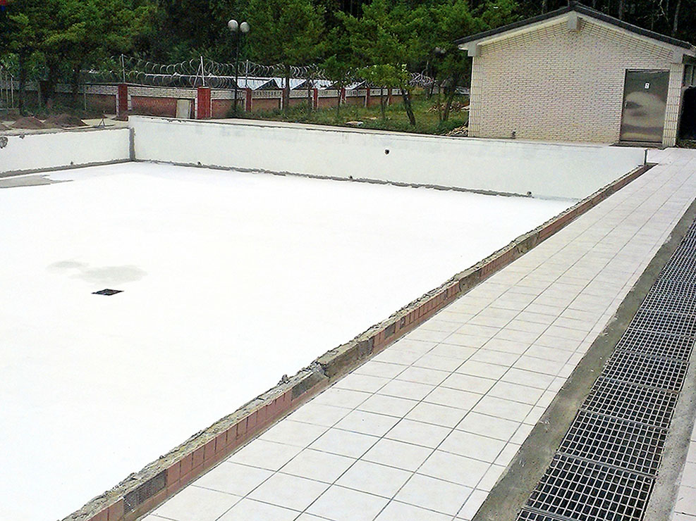 Waterproofing method for pools/water tanks (cement mortar surfaces